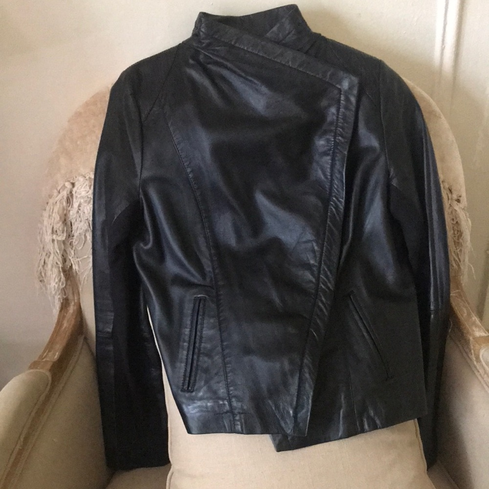 EUC 💯LEATHER/KNIT Jacket